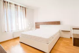 DARWINOVA, ČETVEROSOBAN STAN SA 2 GPM, Zagreb, Flat