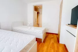 DARWINOVA, ČETVEROSOBAN STAN SA 2 GPM, Zagreb, Flat