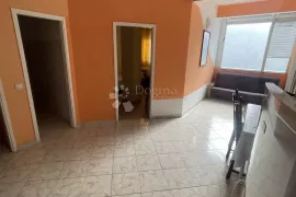 Stan u Vodicama u blizini mora, Vodice, Apartamento