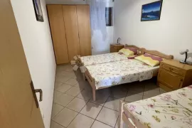 Stan u Vodicama u blizini mora, Vodice, Apartamento