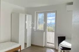 Donja Vežica-35m2,2skl balkon ,adaptiran, Rijeka, Appartamento