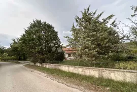 LABIN , prizemnica sa garažom edaleko Labina, Labin, Дом