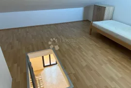 Dvoetažni apartman u zaleđu Malinske, Malinska-Dubašnica, Appartement