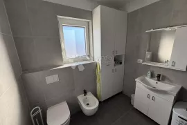 PULA, NOVOGRADNJA, 71 m² s balkonom, Pula, Daire