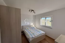 PULA, NOVOGRADNJA, 71 m² s balkonom, Pula, Daire