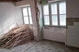 MURTER - Kuća za renovaciju u samom centru, Murter, Дом