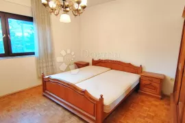 Prostran stan 175 m2 na Črnomercu, Zagreb, Flat