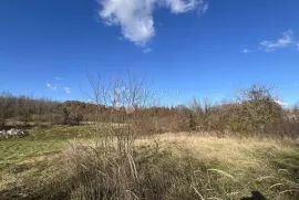 GRAĐEVINSKO ZEMLJIŠTE SA IDEJNIM PROJEKTOM, Labin, Land