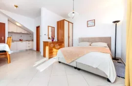 Kuća sa apartmanima, Rovinj, Famiglia