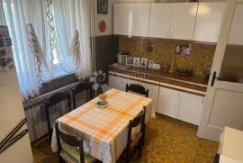 Stan na Trešnjevci s potencijalom!, Zagreb, Apartamento