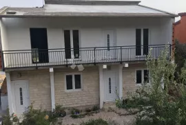 Atraktivna kuća prvi red do mora, Rogoznica, Haus