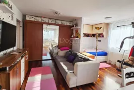 SESVETE, SLATKI MALI STAN S PARKIRNIM MJESTOM, Zagreb, Flat