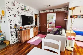 SESVETE, SLATKI MALI STAN S PARKIRNIM MJESTOM, Zagreb, Flat