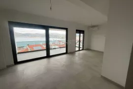 Luksuzni penthouse u novogradnji- Čiovo, Okrug, Flat