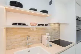 Šibenik/Zablaće- Jedinstveni kompleks uz more: Apartmanske kuće s teniskim terenom i bazenima, Šibenik - Okolica, Casa