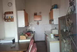 STAN ZA RENOVACIJU SUĆIDAR SPLIT - HITNO, Split, Apartamento