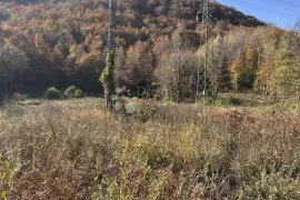 PRODAJE SE POLJOPRIVREDNO ZEMLJIŠTE 3000 m2 PODNO VELEBITA, Gospić - Okolica, Tierra