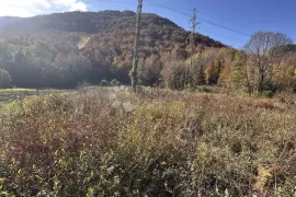 PRODAJE SE POLJOPRIVREDNO ZEMLJIŠTE 3000 m2 PODNO VELEBITA, Gospić - Okolica, Tierra