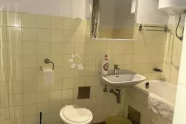 Trstenik stan, vrt i terasa, Split, Appartement