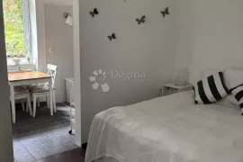 Potpuno adaptiran stan/ured u Draškovićevoj! Parking!, Zagreb, Appartment