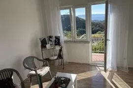 Prodajemo nekretninu s potencijalom, Rijeka, Apartamento