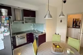 VRHUNSKI STAN NA KLAKI, Zagreb, Appartement