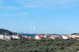 S1-NOVOGRADNJA, VODICE, DVOJNA KUĆA SA BAZENOM I POGLEDOM NA MORE, Vodice, Дом