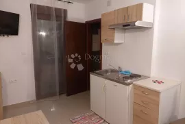 SUPER PRILIKA - KUĆA S DVA APARTMANA, Varaždinske Toplice, Haus