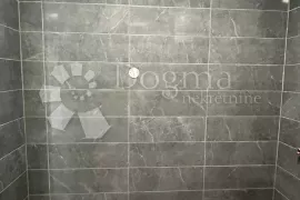 Renoviran stan s mogućnošću dodatne sobe - Vidikovac., Pula, Appartment