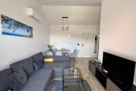 Kuća sa 4 apartmana i bazenom Crikvenica, Crikvenica, House