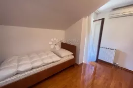 Stan u neposrednoj blizini novog hotela s garažom, Opatija - Okolica, Appartment