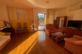 Stan u neposrednoj blizini novog hotela s garažom, Opatija - Okolica, Appartment