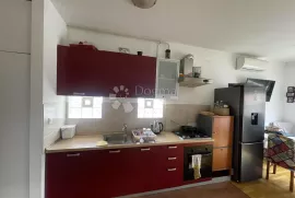 Trešnjevka - 2S stan na odličnoj lokaciji, Zagreb, Apartamento