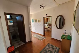 POREČ - Kuća sa dva stana i studio apartmanom, Poreč, بيت