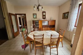 POREČ - Kuća sa dva stana i studio apartmanom, Poreč, بيت