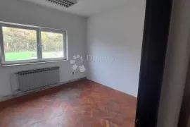 NAJAM- poslovni prostor 120m2 Jastrebarsko-blizina naplatne, Jastrebarsko - Okolica, Propiedad comercial