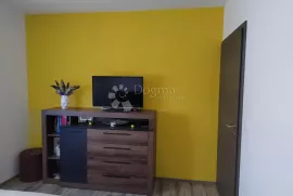 PRIZEMNICA NOVIJE GRADNJE 108m2 - PULA, Pula, Casa