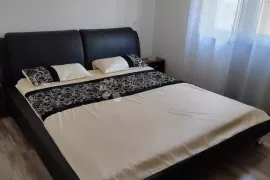 PRIZEMNICA NOVIJE GRADNJE 108m2 - PULA, Pula, Casa