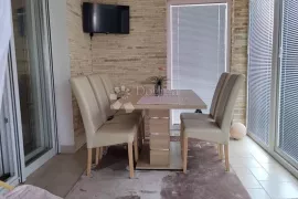 PRIZEMNICA NOVIJE GRADNJE 108m2 - PULA, Pula, Casa