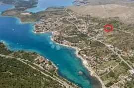 GRAĐEVINSKO ZEMLJIŠTE SA GRAĐEVINSKOM DOZVOLOM ZA VILU S BAZENOM, Šibenik - Okolica, Arazi