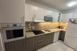 RENOVIRAN I NAMJEŠTEN STAN BULEVAR 2S+DB, Zadar, Kвартира