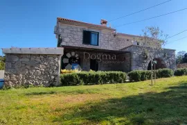 KAMENA KUĆA ZA ODMOR S BAZENOM, Malinska-Dubašnica, Famiglia