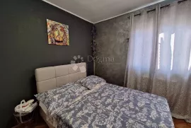 APARTMAN U PRIZEMLJU SA VELIKOM OKUĆNICOM, Malinska-Dubašnica, Appartment