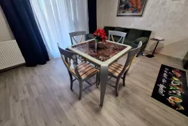 APARTMAN U PRIZEMLJU SA VELIKOM OKUĆNICOM, Malinska-Dubašnica, Appartment