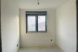 ČETVEROSOBAN PENTHOUSE SA TERASOM,DUBRAVA PRODAJA!, Zagreb, Flat