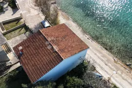 KUĆA PRVI RED UZ MORE SA VEZOM ZA BROD, Zadar, بيت