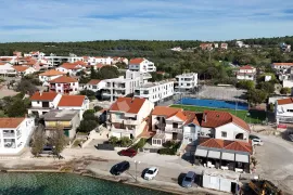 KUĆA PRVI RED UZ MORE SA VEZOM ZA BROD, Zadar, Maison