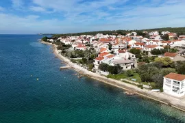 KUĆA PRVI RED UZ MORE SA VEZOM ZA BROD, Zadar, Ev