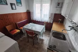 KUĆA U BLIZINI VI. OSNOVNE ŠKOLE, Varaždin, House