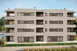 Trosoban stan 10min od  Poreča s okućnicom 80m2, Poreč, Wohnung